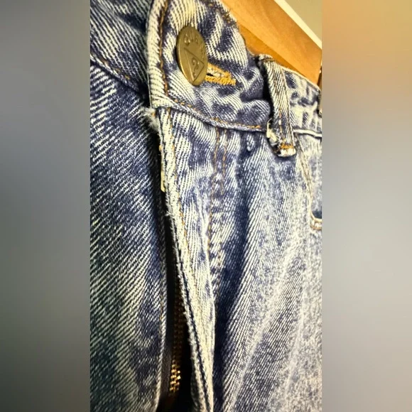 Vintage Guess Jeans USA Georges Marciano High Rise Mom Jeans 27 Waist Acid Wash - Picture 9 of 11